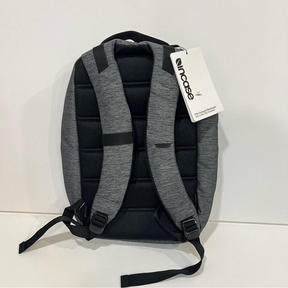 Incase City Compact Backpack for MacBook In Grey Color - New With Tag - Reemoly - Picture 8 of 14